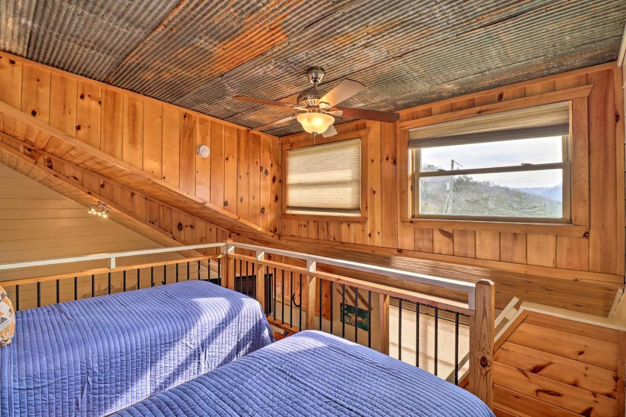 Pet-Friendly Studio With Loft And Mountain Views! Exterior photo