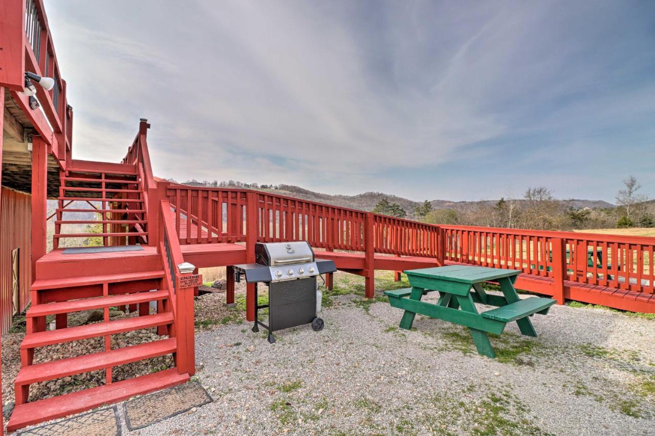 Pet-Friendly Studio With Loft And Mountain Views! Exterior photo